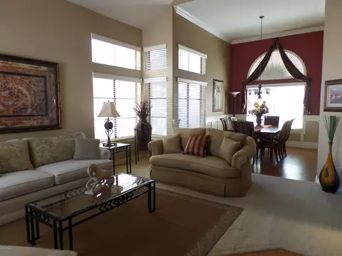 317 E Stonebridge Dr, Gilbert, AZ 85234 photo 3