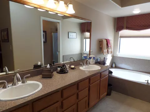 317 E Stonebridge Dr, Gilbert, AZ 85234 photo 19