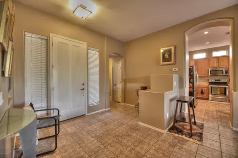 4365 E Lariat Ln, Phoenix, AZ 85050 photo 4