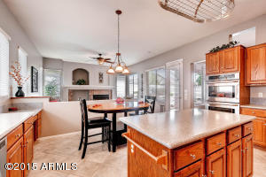 4714 E Robin Ln, Phoenix, AZ 85050 photo 8