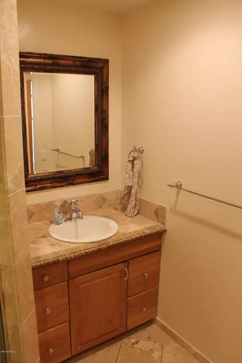 316 E Mclellan Blvd, Phoenix, AZ 85012 photo 7
