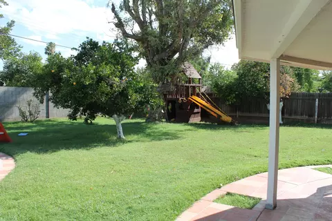 316 E Mclellan Blvd, Phoenix, AZ 85012 photo 9