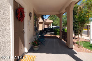 1752 S Falcon Dr, Gilbert, AZ 85295 photo 2