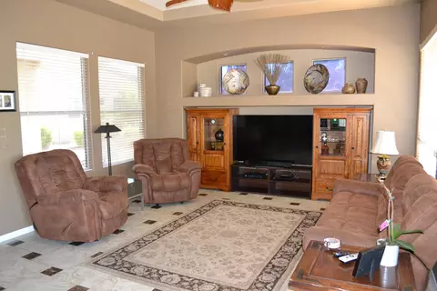 5480 S Crabtree Ln, Gilbert, AZ 85298 photo 3