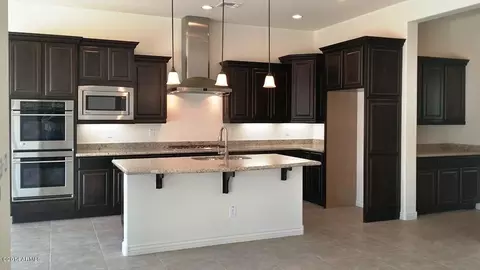 2197 E Lindrick Dr, Gilbert, AZ 85298 photo 9