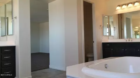 2212 E Lindrick Dr, Gilbert, AZ 85298 photo 11
