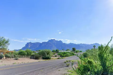 388 N Starr Rd, Apache Junction, AZ 85119 photo 3