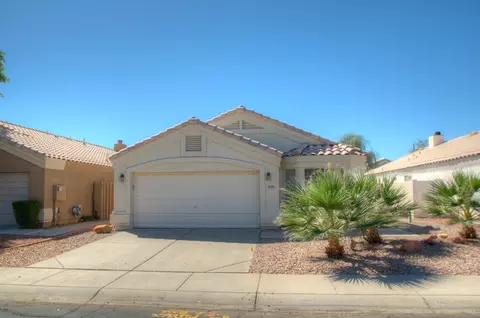 928 S Abalone Dr, Gilbert, AZ 85233 photo 1