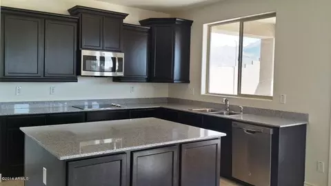 2431 E Lindrick Dr, Gilbert, AZ 85298 photo 3