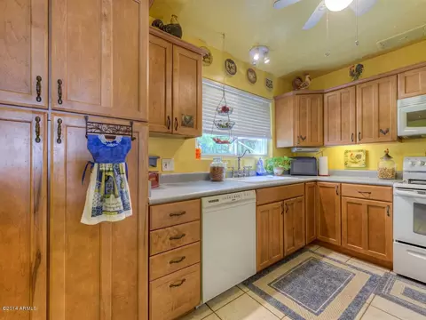 4023 E Cheery Lynn Rd, Phoenix, AZ 85018 photo 8