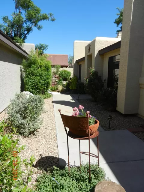 4538 E Renee Dr, Phoenix, AZ 85050 photo 2