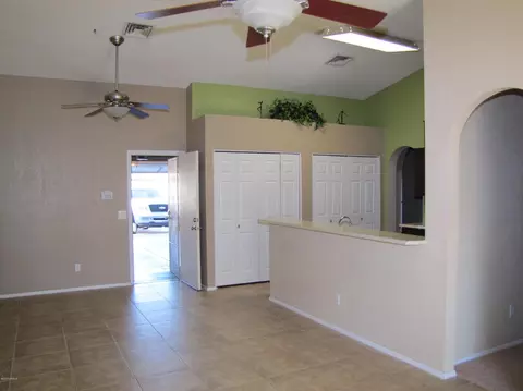 4013 E Wescott Dr, Phoenix, AZ 85050 photo 9