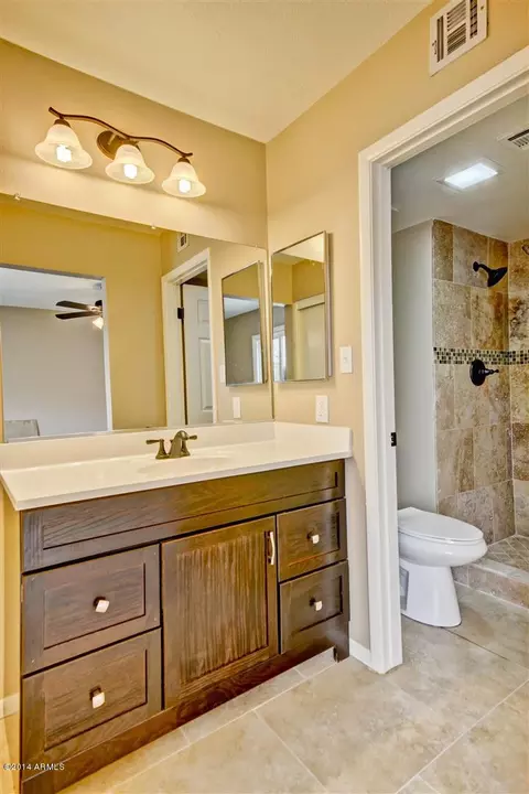 4254 E Apollo Rd, Phoenix, AZ 85042 photo 8