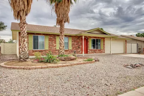 1063 W Hackamore St, Mesa, AZ 85201 photo 2