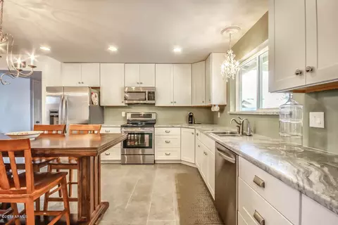 1063 W Hackamore St, Mesa, AZ 85201 photo 8