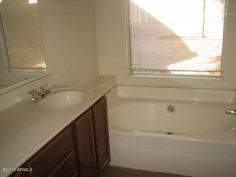 4302 E Rosemonte Dr, Phoenix, AZ 85050 photo 13