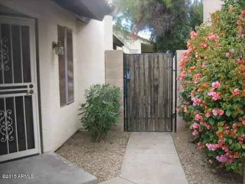 4302 E Rosemonte Dr, Phoenix, AZ 85050 photo 3
