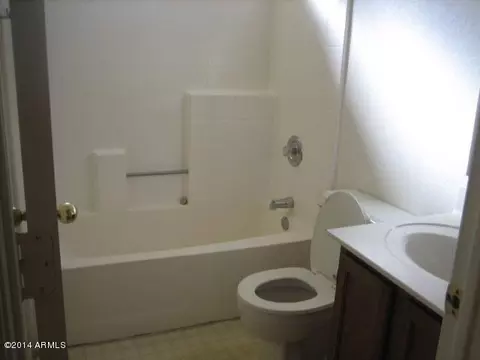 4302 E Rosemonte Dr, Phoenix, AZ 85050 photo 9