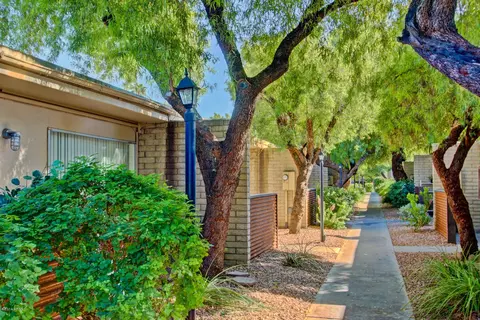 1420 E Bethany Home Rd, Phoenix, AZ 85014 photo 4