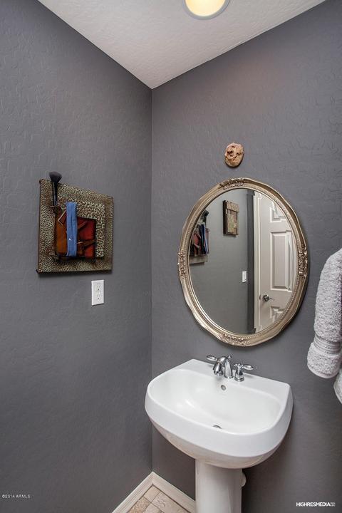 3966 E Crest Ln, Phoenix, AZ 85050 photo 15