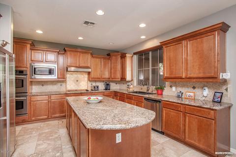 3966 E Crest Ln, Phoenix, AZ 85050 photo 10
