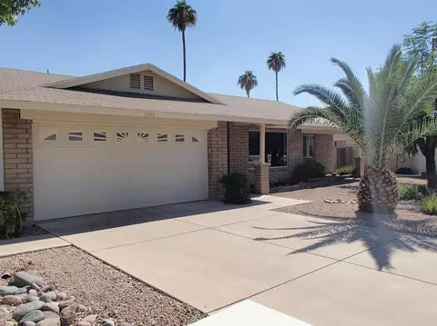 2105 E La Donna Dr, Tempe, AZ 85283 photo 1