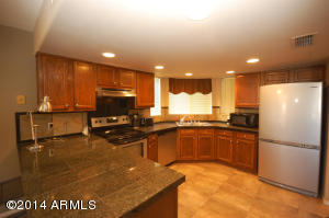 3933 E Waltann Ln, Phoenix, AZ 85032 photo 9
