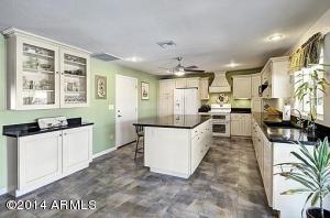 3242 E Altadena Ave, Phoenix, AZ 85028 photo 2