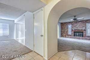 1041 E Meadow Ln, Phoenix, AZ 85022 photo 11