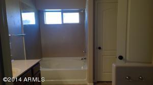 4840 E Abraham Ln, Phoenix, AZ 85054 photo 8