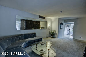 119 E Loma Ln, Phoenix, AZ 85020 photo 4