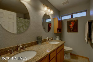 3705 E Topeka Dr, Phoenix, AZ 85050 photo 18