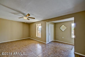 2316 E Lynne Ln, Phoenix, AZ 85042 photo 3