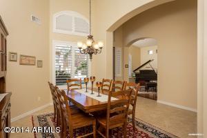 1909 E Willow Tree Ct, Gilbert, AZ 85234 photo 11