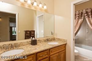 1909 E Willow Tree Ct, Gilbert, AZ 85234 photo 15