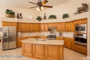 1909 E Willow Tree Ct, Gilbert, AZ 85234 photo 3
