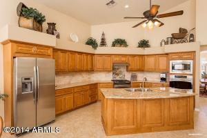 1909 E Willow Tree Ct, Gilbert, AZ 85234 photo 4