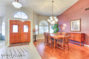 919 W Iris Dr, Gilbert, AZ 85233 photo 3