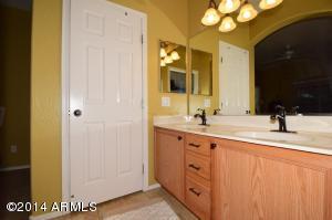 1828 E Harrison St, Gilbert, AZ 85295 photo 11