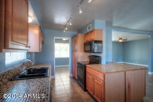 3951 W Orange Dr, Phoenix, AZ 85019 photo 6