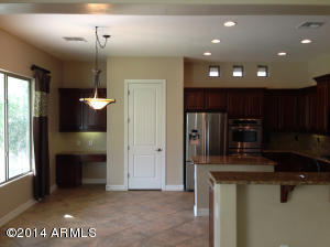 3105 E Coconino Dr, Gilbert, AZ 85298 photo 4
