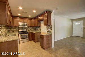 2007 N 37th Pl, Phoenix, AZ 85008 photo 9
