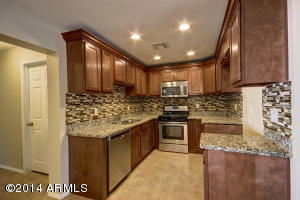 2007 N 37th Pl, Phoenix, AZ 85008 photo 8