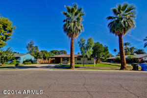 2007 N 37th Pl, Phoenix, AZ 85008 photo 1
