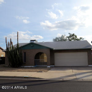 537 E Behrend Dr, Phoenix, AZ 85024 photo 1
