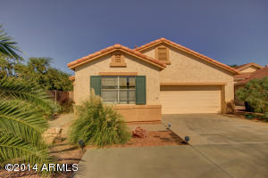  18092 W Fairway Dr, Surprise, AZ 85374 photo 2