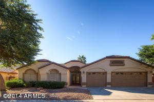 1015 E Betsy Ln, Gilbert, AZ 85296 photo 1