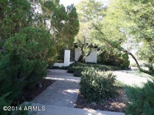 301 E Broadmoor Ct, Phoenix, AZ 85022 photo 4