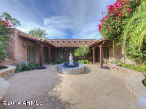 5515 E Camelhill Rd, Phoenix, AZ 85018 photo 4