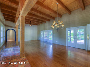 5515 E Camelhill Rd, Phoenix, AZ 85018 photo 6